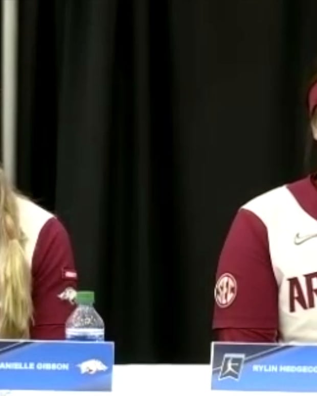 072222-Danielle Gibson-Rylin Hedgecock-Oregon NCAA-ah